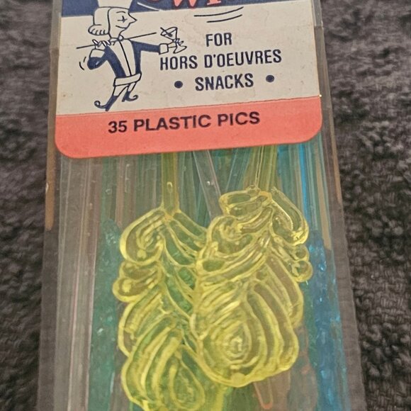 Vintage 35 Plastic Appetizer/Cocktail PAR-T-Swirls -New in Package - Picture 2 of 4